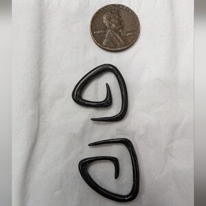 8g 1 pair of hand made Spiral 8(g) gauge earrings. Bone material. Black Color